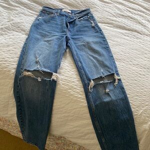 Abercrombie 90’s straight ultra high rise 28 (6R)